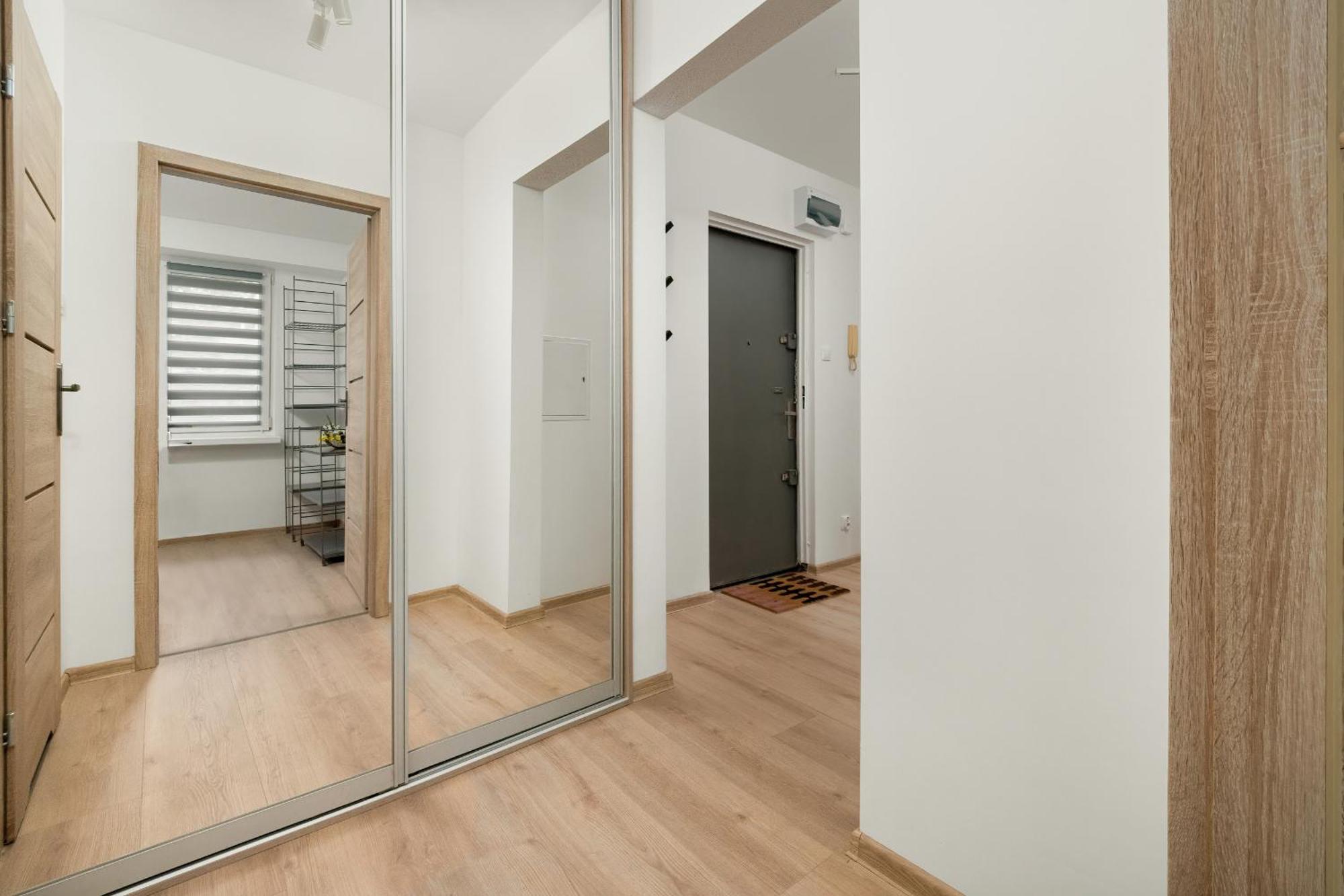 Apartment Narutowicza Bright & Comfy Downtown By Renters *