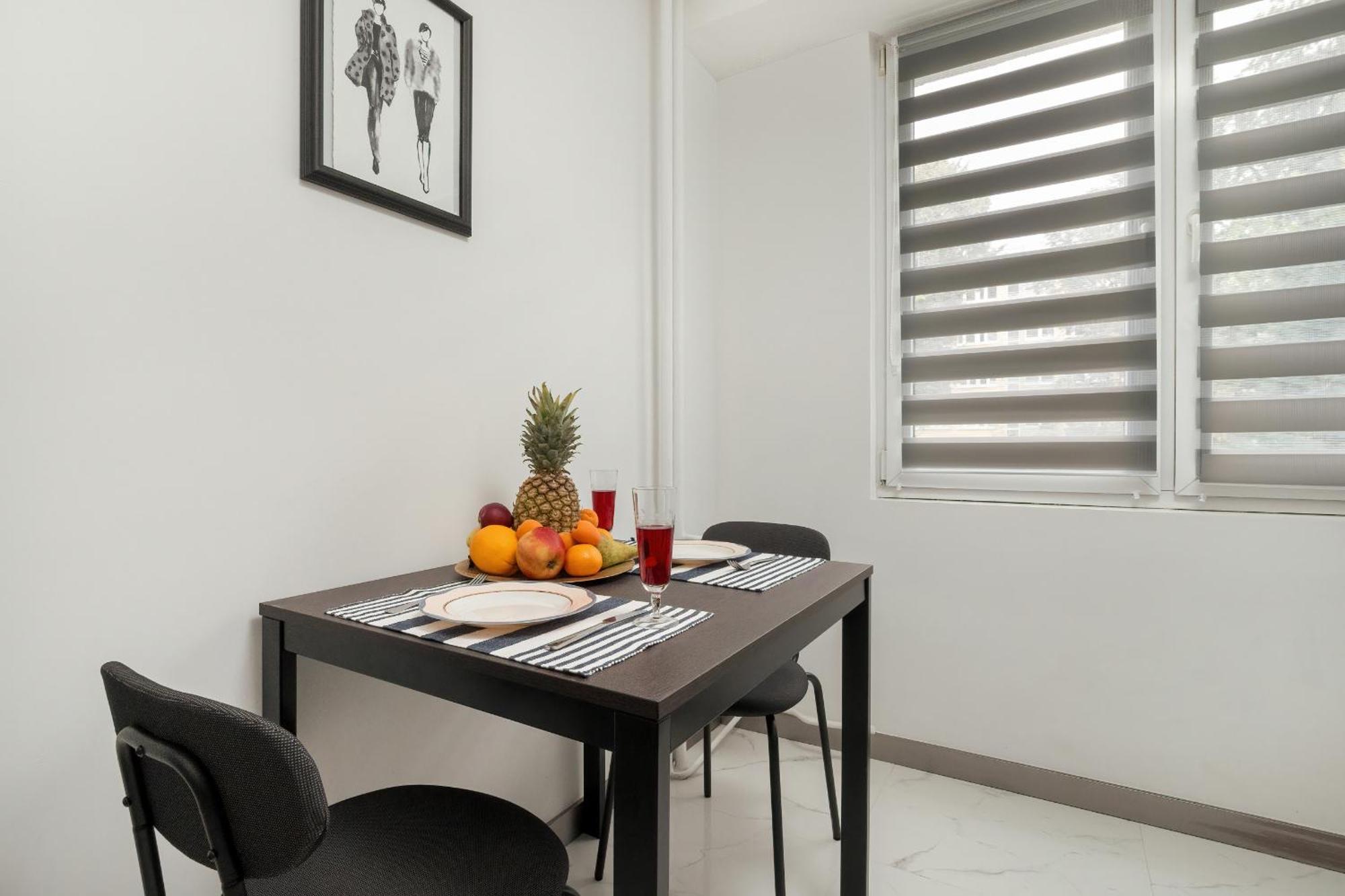 Narutowicza Bright & Comfy Downtown By Renters Lodz (Lodz)
